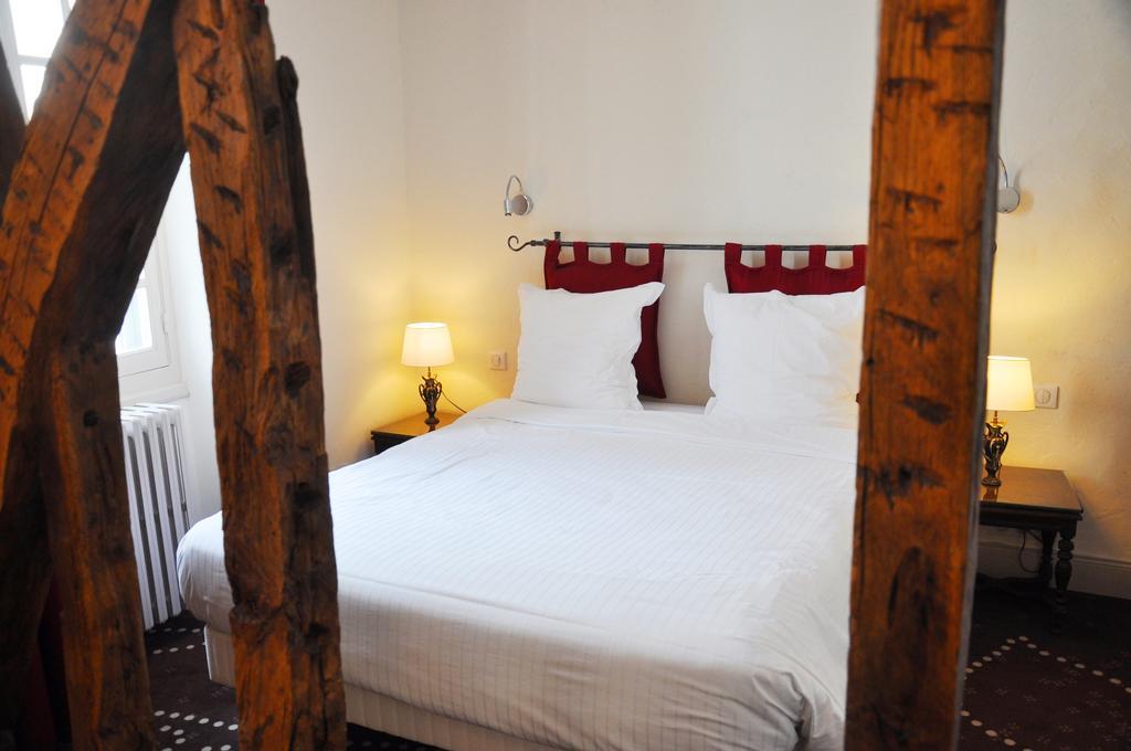 Hotel De France Auch Room photo
