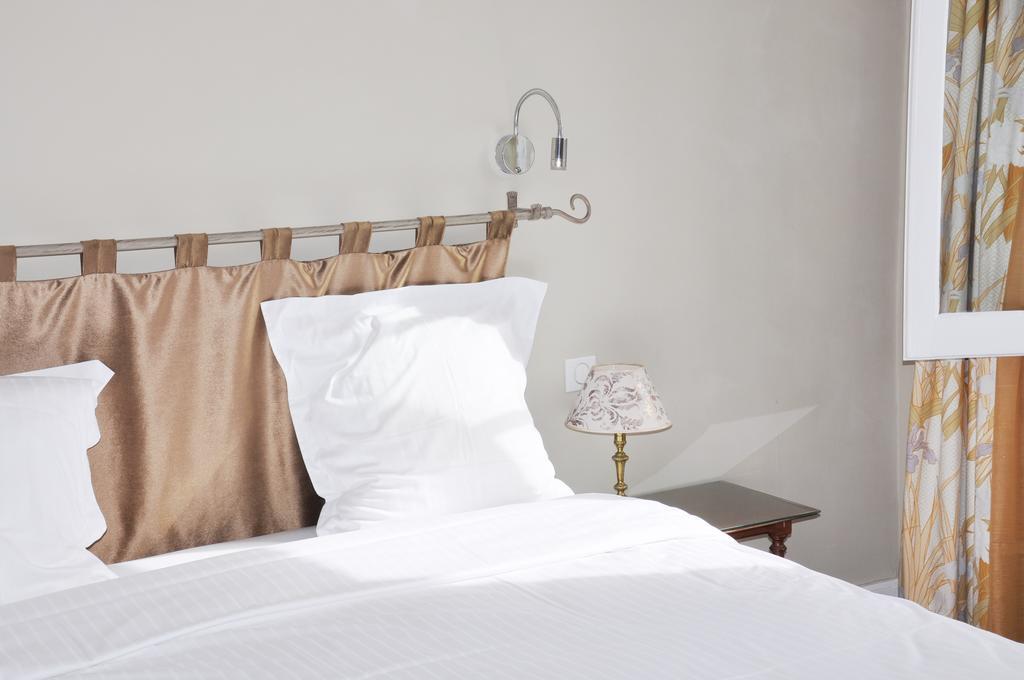 Hotel De France Auch Room photo